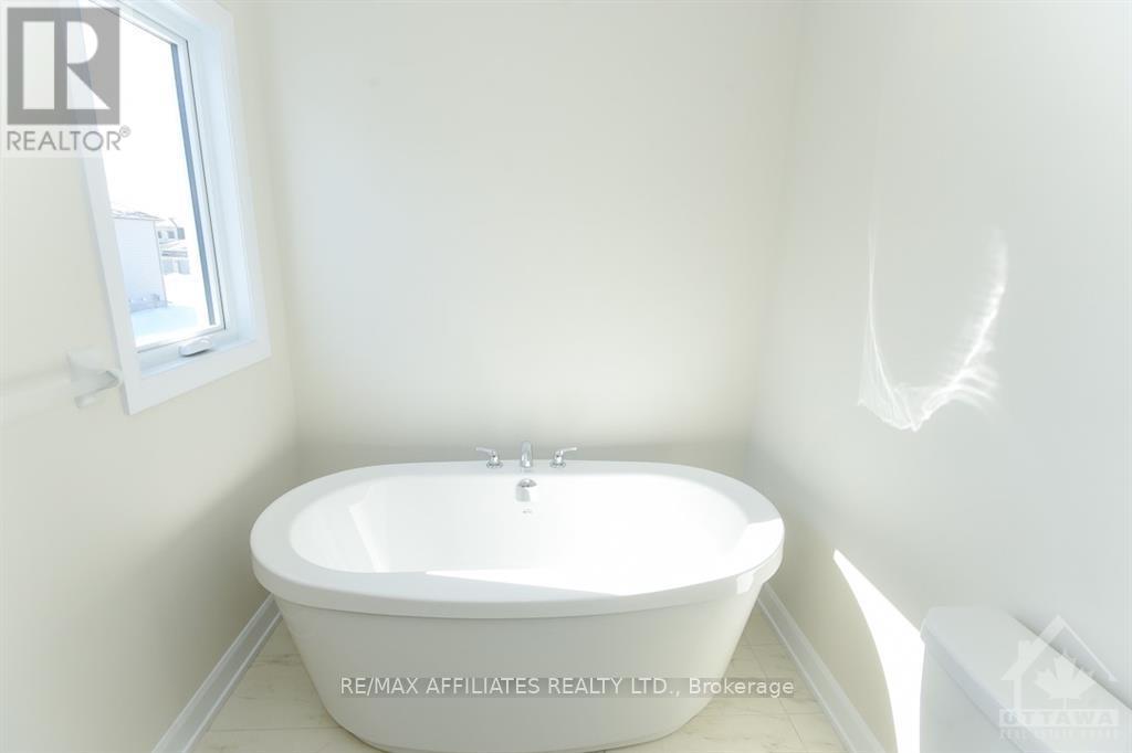 444 Aurora Street Property Photo 13