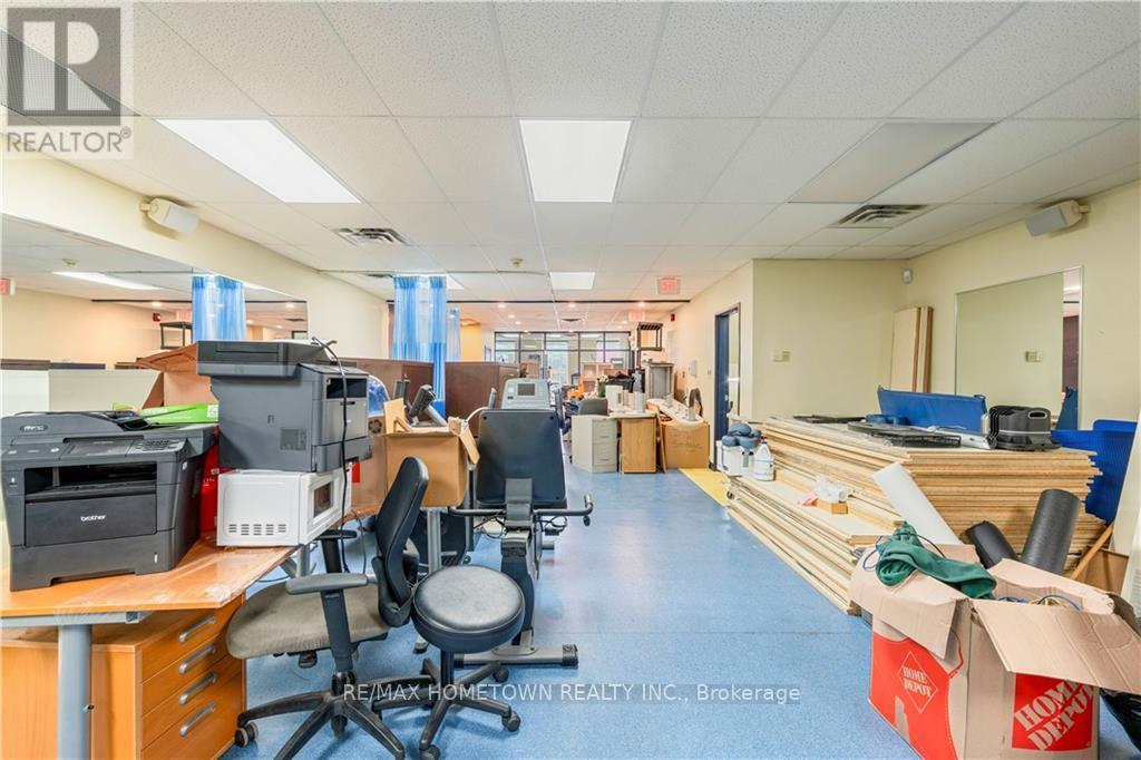 18 King Street W Property Photo 15