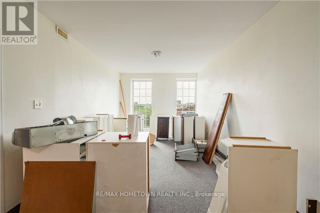 18 King Street W Property Photo 20