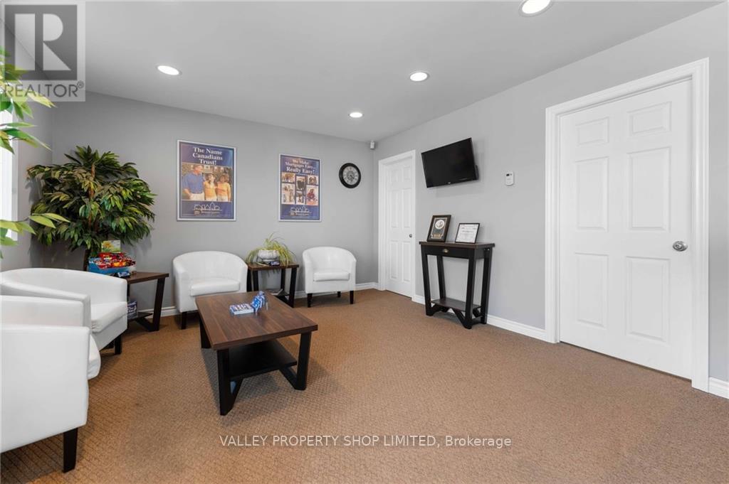 3436 Petawawa Boulevard Property Photo 11