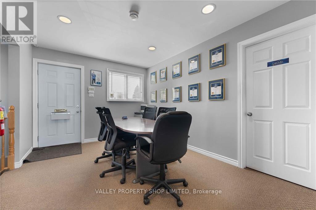 3436 Petawawa Boulevard Property Photo 15