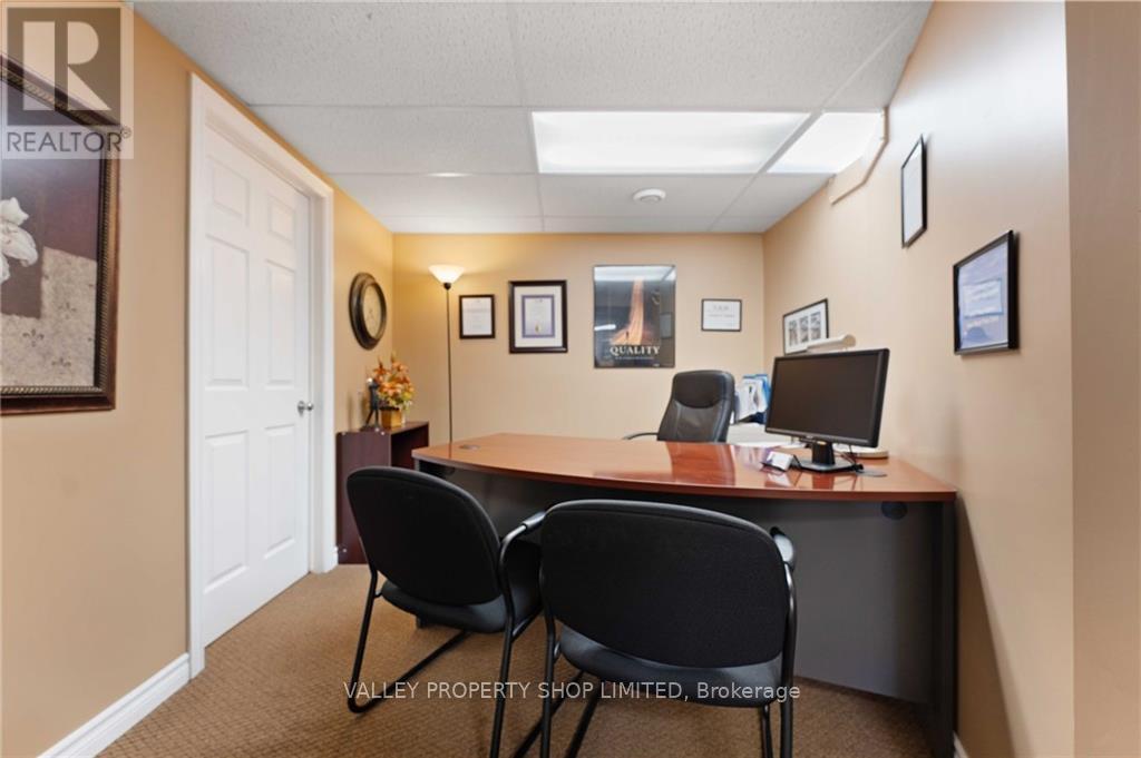 3436 Petawawa Boulevard Property Photo 18