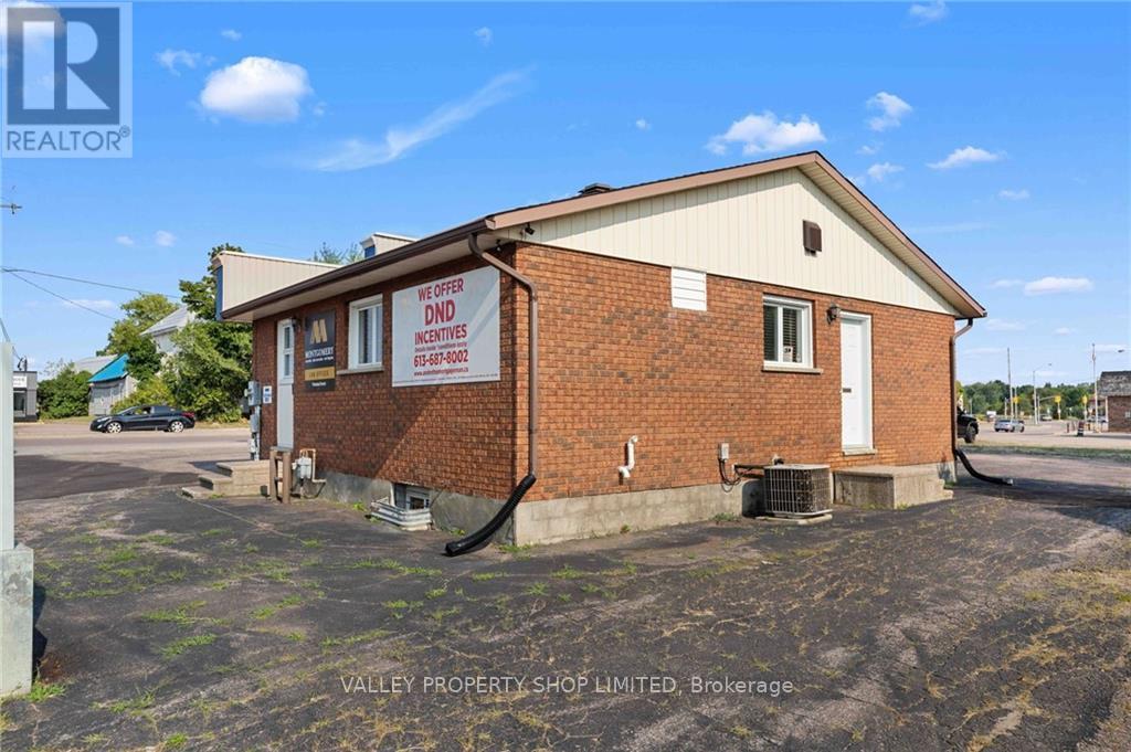 3436 Petawawa Boulevard Property Photo 28