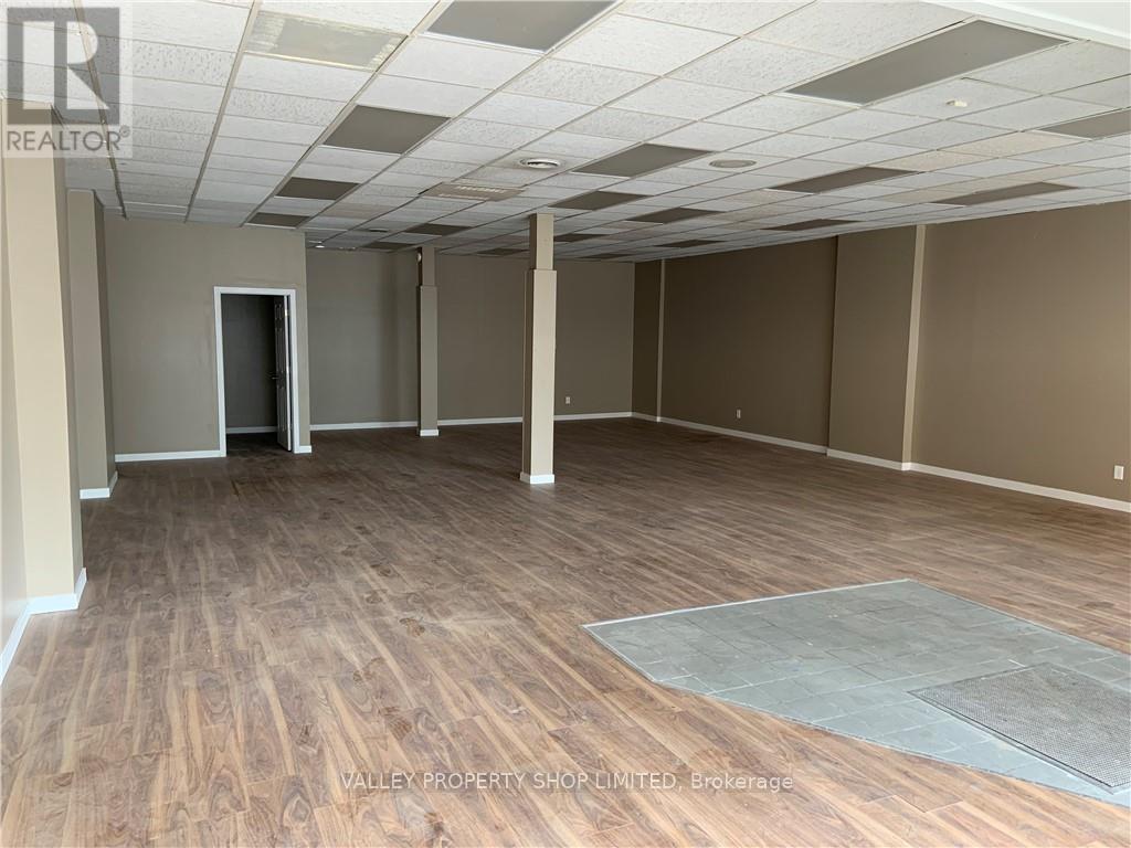 213 Pembroke Street W Property Photo 3