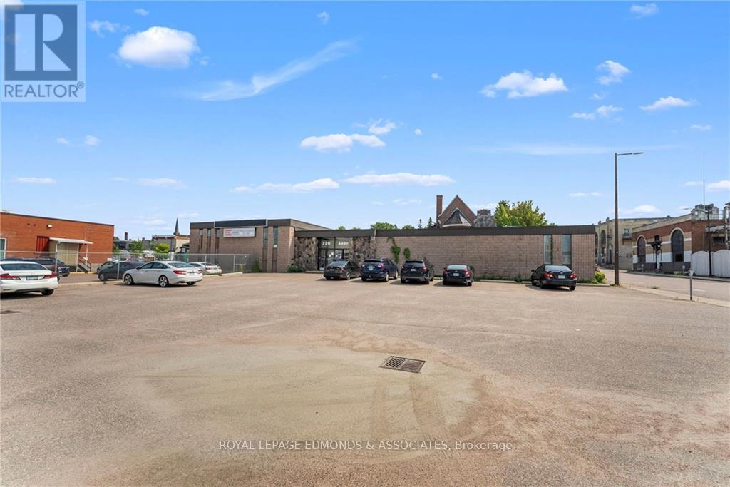 D - 270 Lake Street Property Photo 4