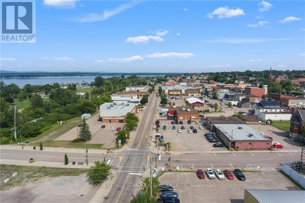 D - 270 Lake Street Property Photo 18