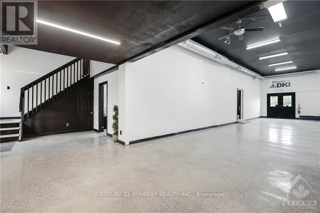 B - 42 Union Street Property Photo 3