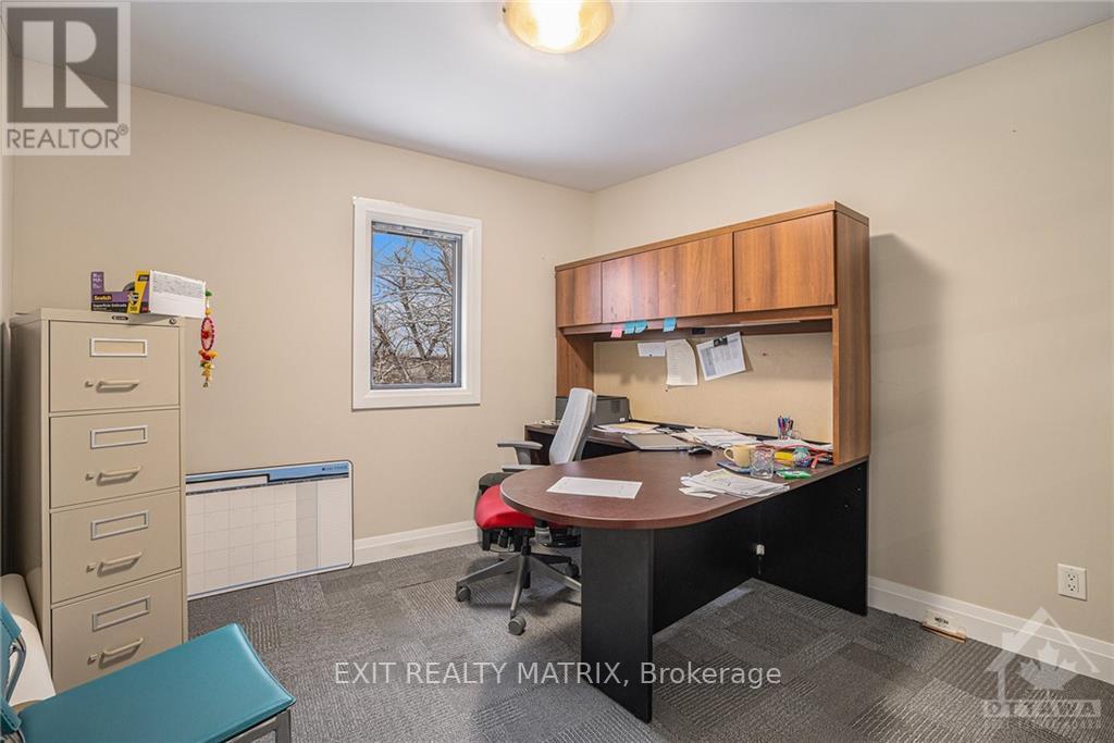3e - 1877 Merivale Road Property Photo 9