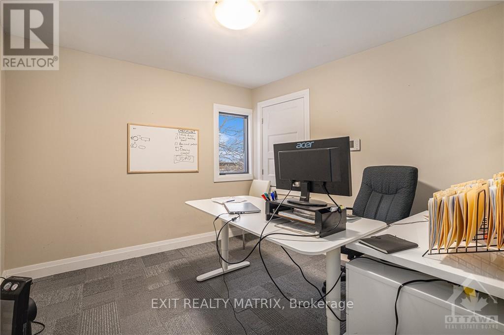 3e - 1877 Merivale Road Property Photo 10
