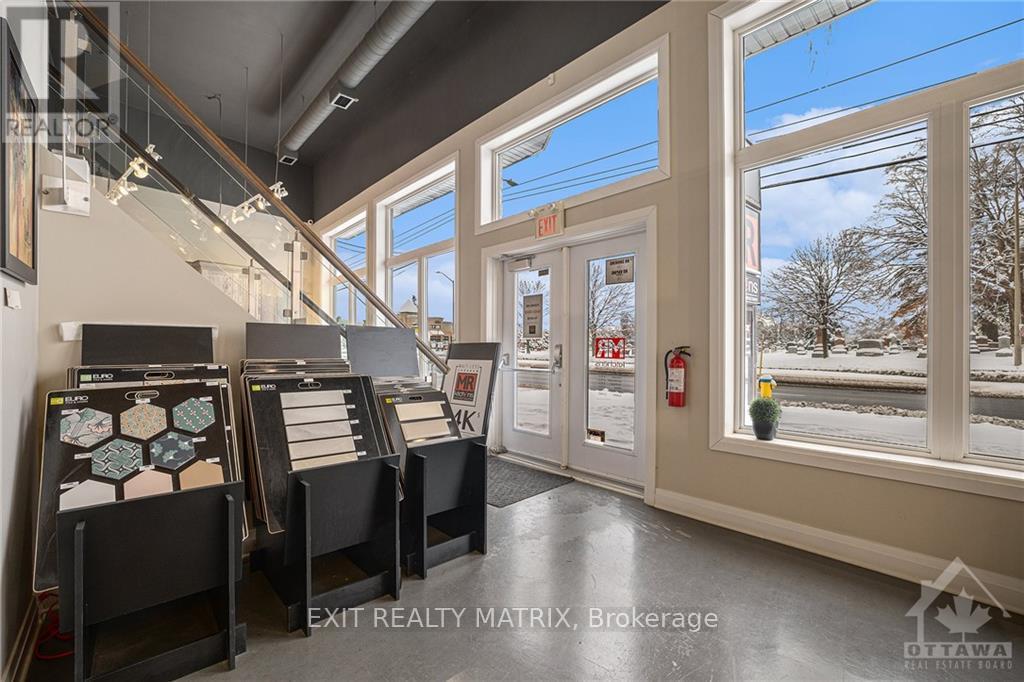 2 - 1877 Merivale Road Property Photo 3