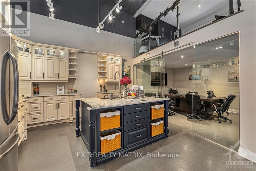 2 - 1877 Merivale Road Property Photo 11