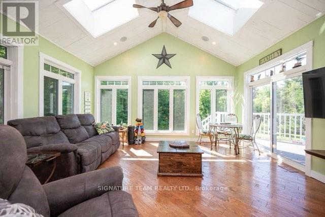 1555 Whitton Road Property Photo 6