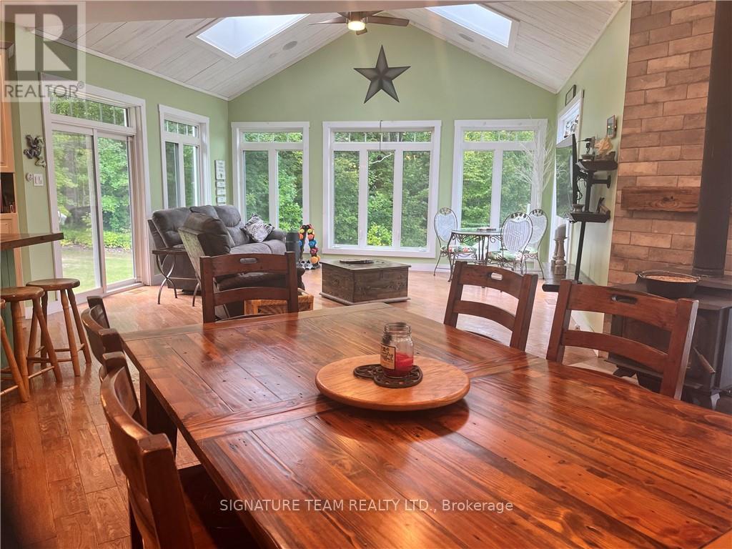 1555 Whitton Road Property Photo 7
