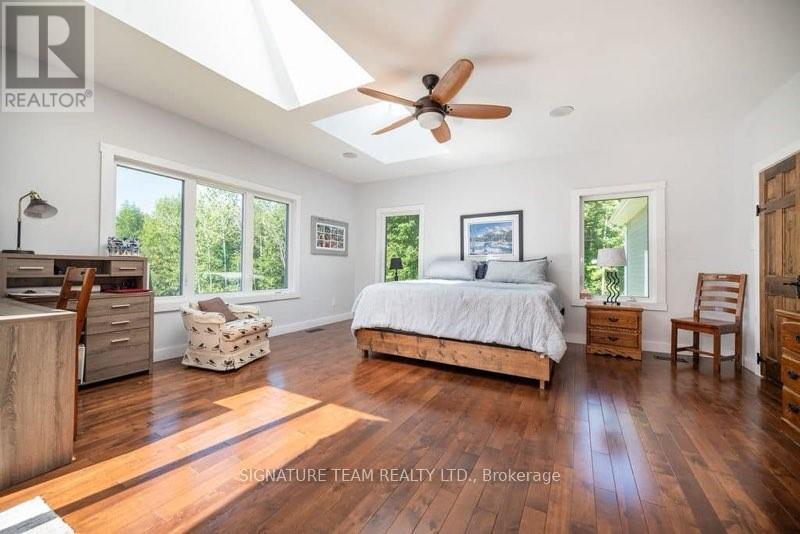 1555 Whitton Road Property Photo 10