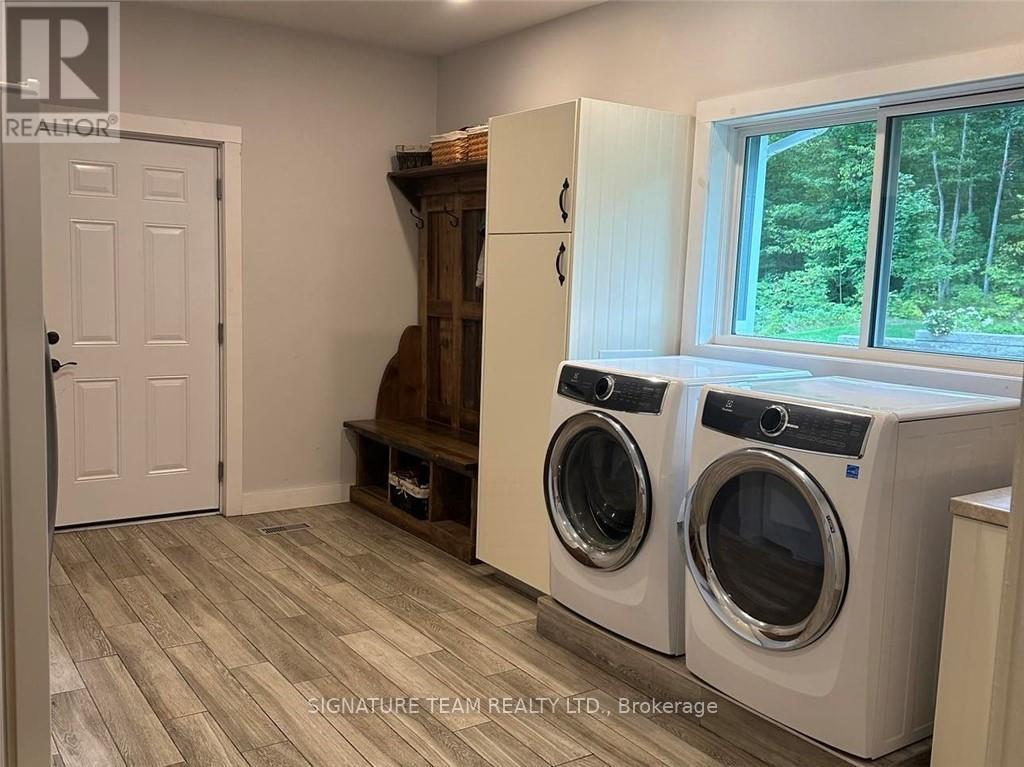 1555 Whitton Road Property Photo 12