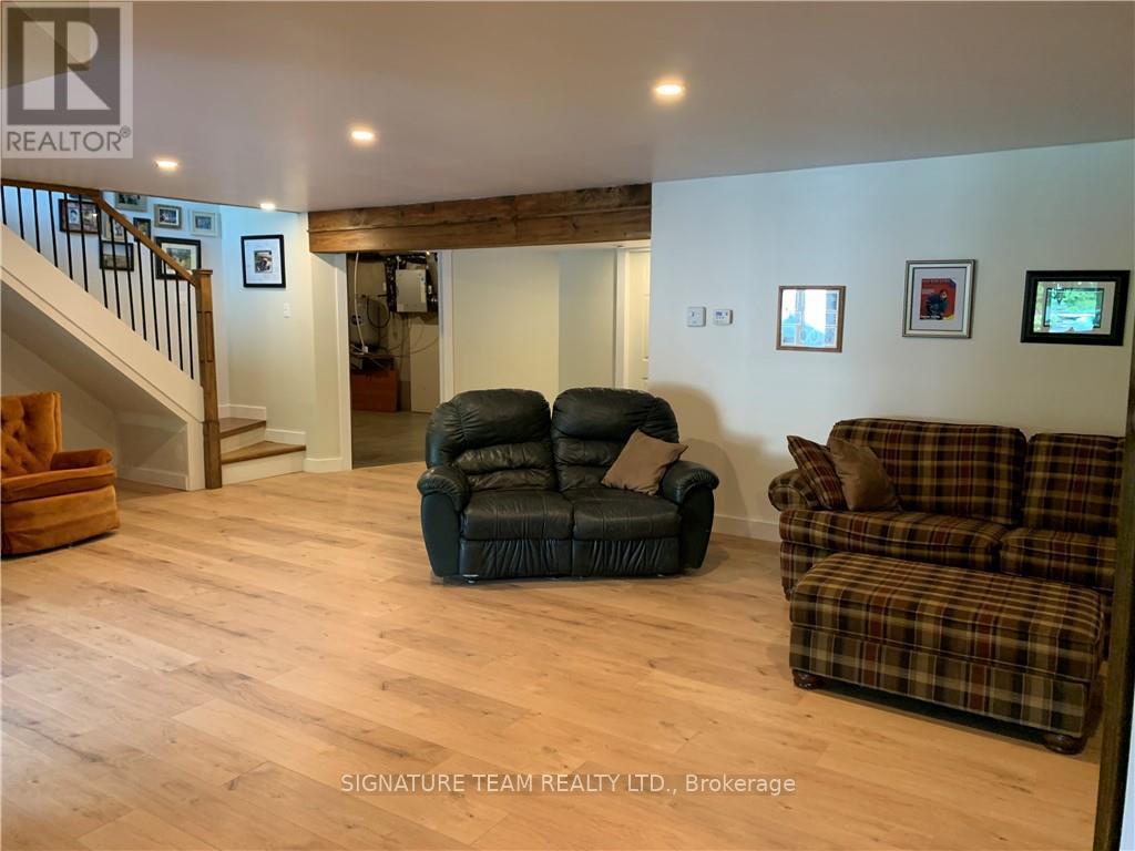 1555 Whitton Road Property Photo 18