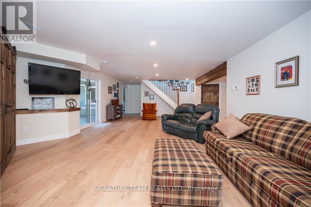 1555 Whitton Road Property Photo 24