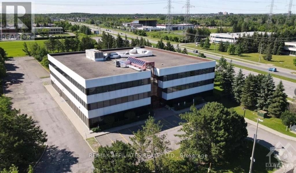 2465 St Laurent Boulevard Property Photo 1