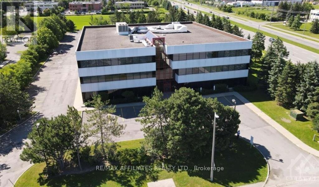 2465 St Laurent Boulevard Property Photo 3