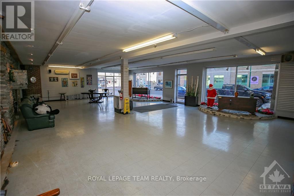 26 King Street E Property Photo 4
