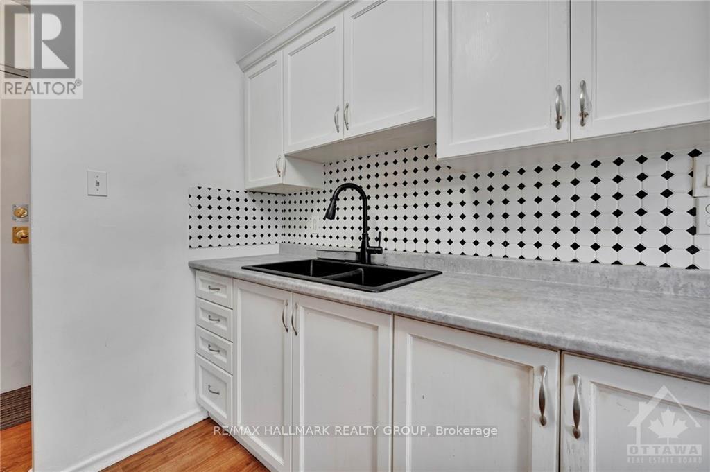 206 - 87 St George Street Property Photo 3