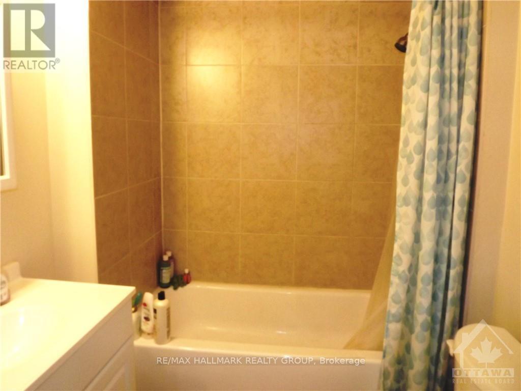 260,262,264 Bronson Avenue Property Photo 21
