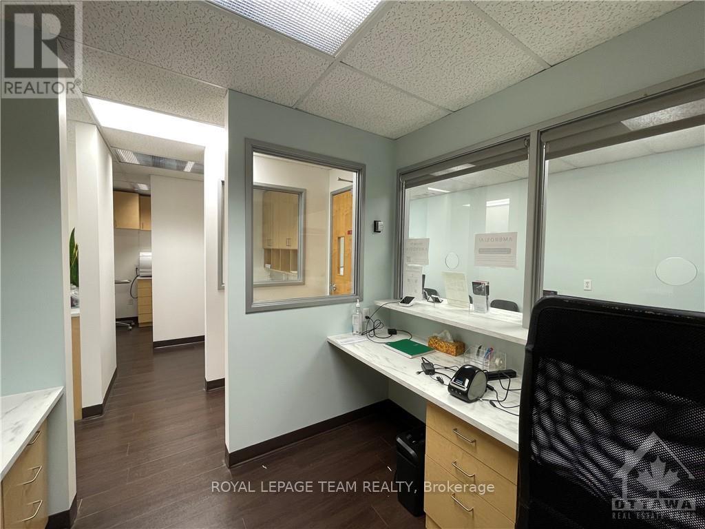 501 - 1081 Carling Avenue Property Photo 3