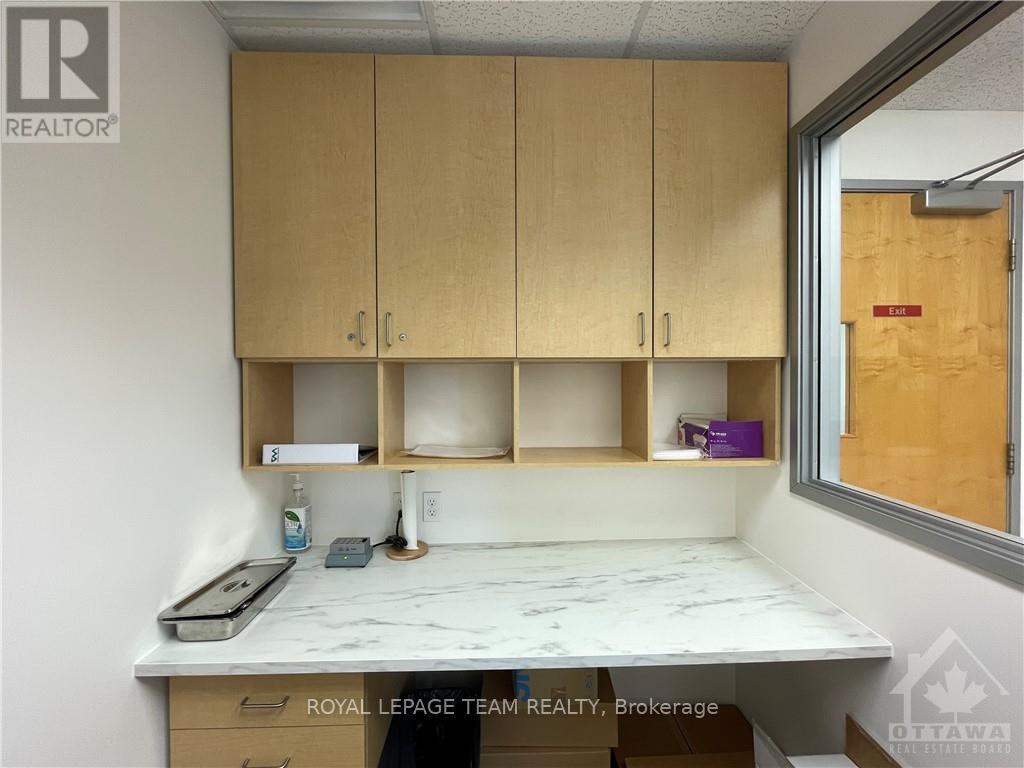 501 - 1081 Carling Avenue Property Photo 4