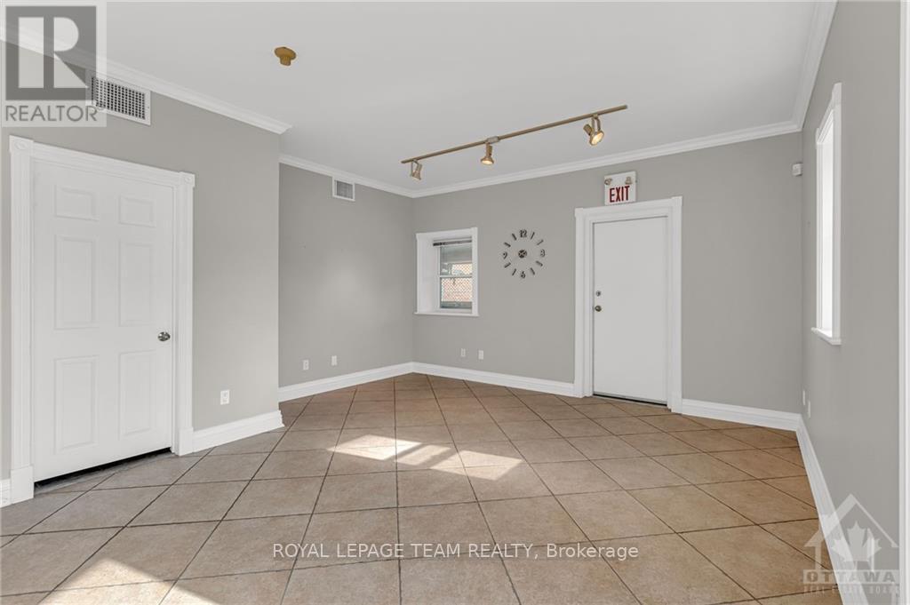 300 - 309 Bank Street Property Photo 7