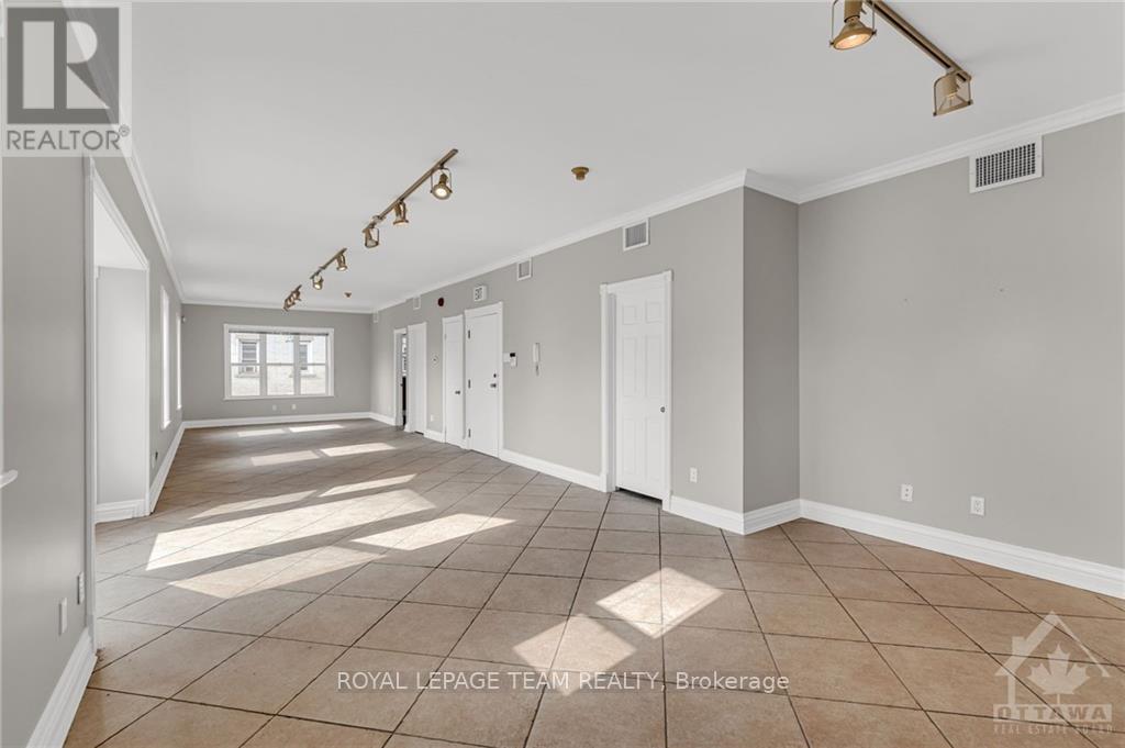 300 - 309 Bank Street Property Photo 17