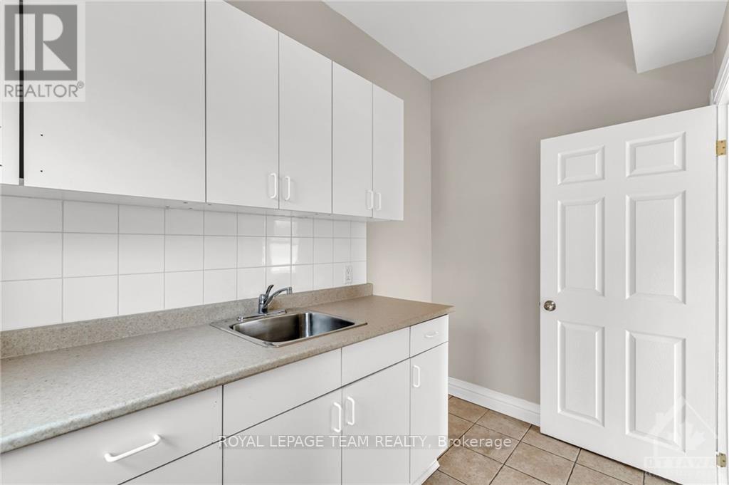 300 - 309 Bank Street Property Photo 20