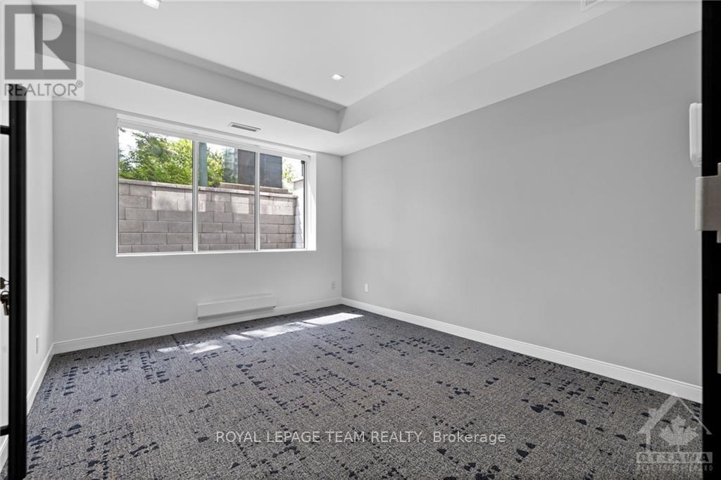 600 - 2725 Queensview Drive Property Photo 13