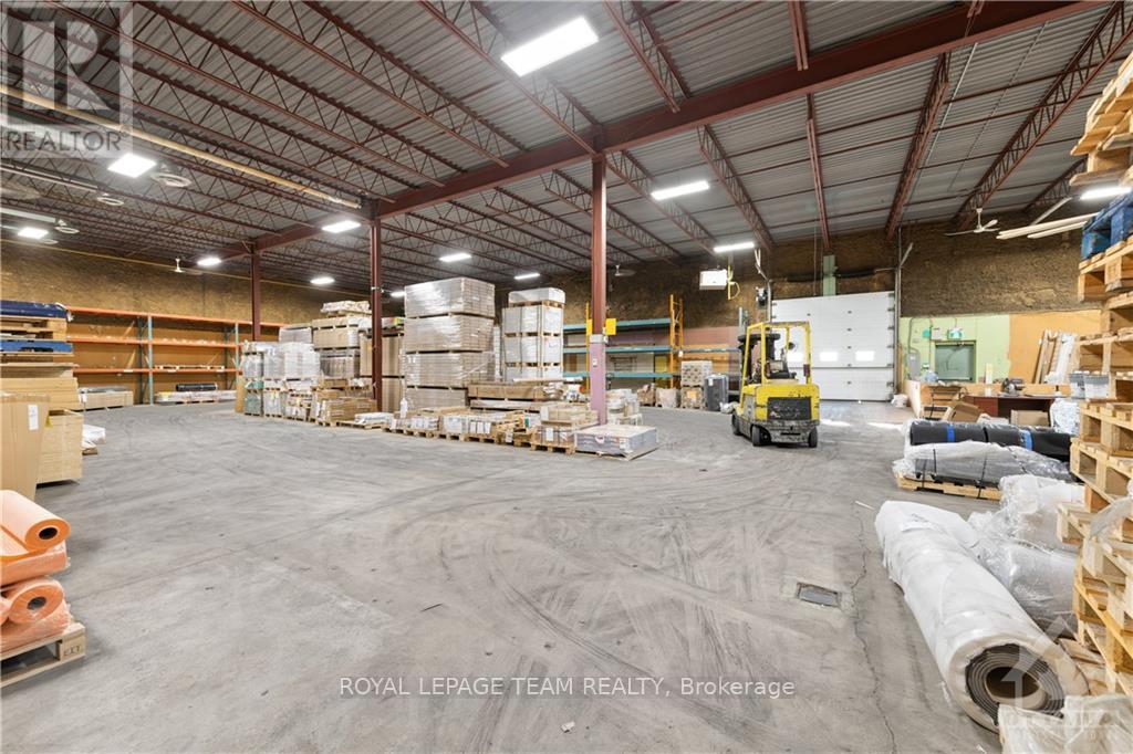 46 Colonnade Road Property Photo 28