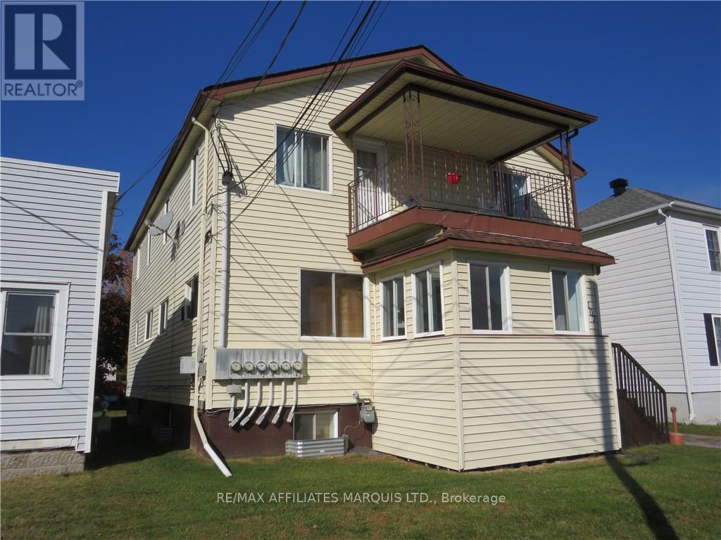 107 Seventh Street W Property Photo 2