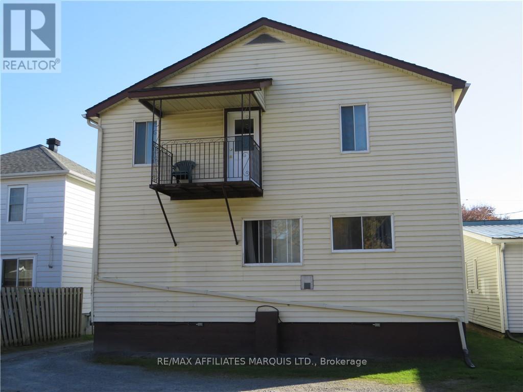 107 Seventh Street W Property Photo 11