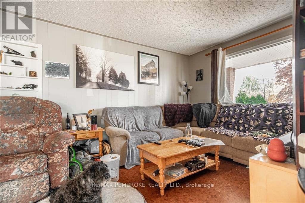 632 First Avenue Property Photo 3