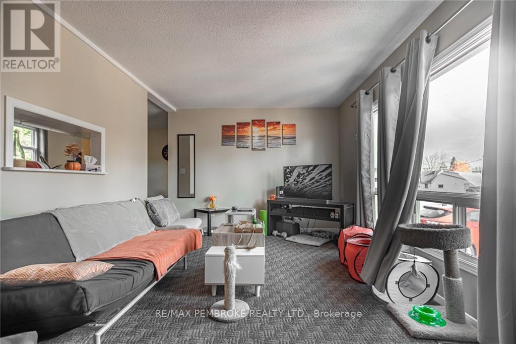 632 First Avenue Property Photo 18