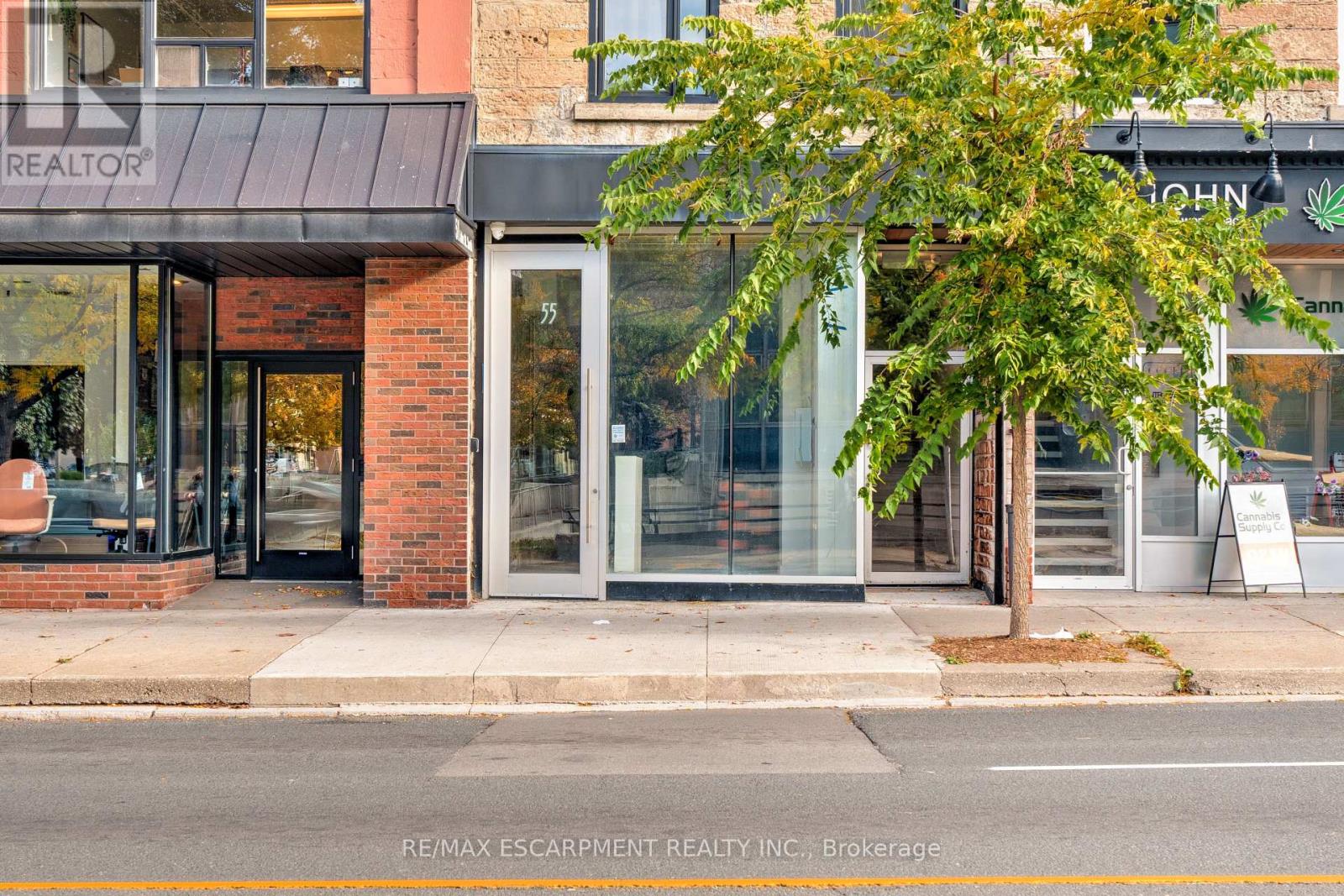55 John Street S Property Photo 3
