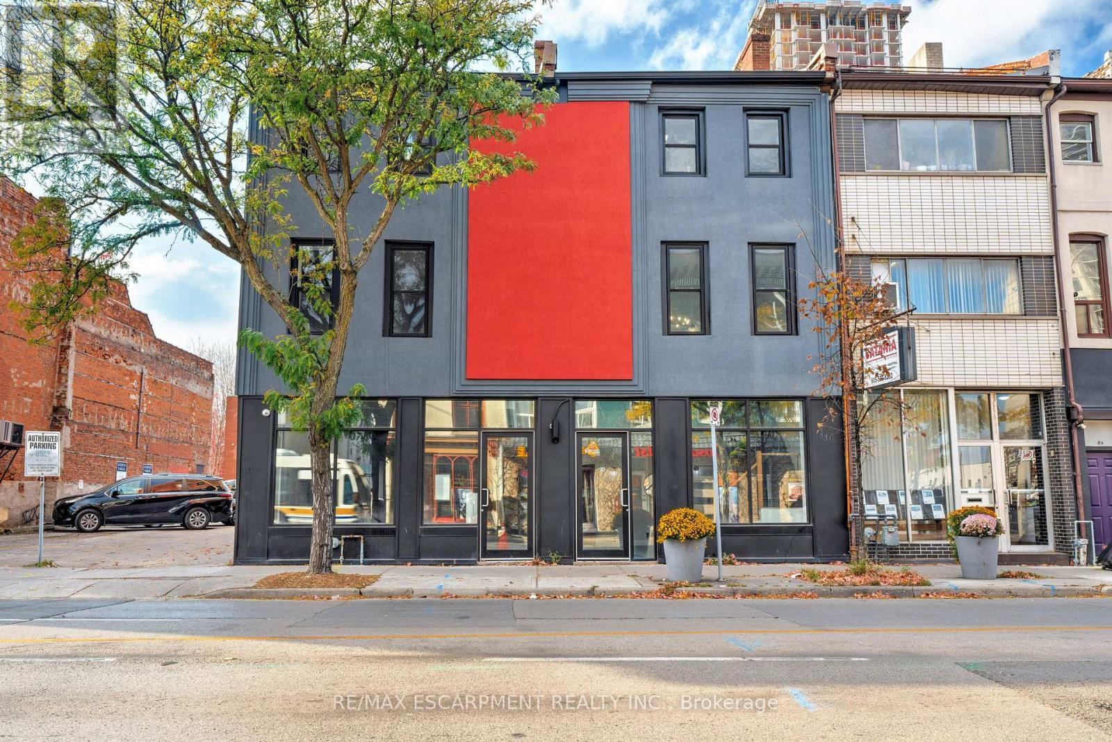 90 John Street S Property Photo 1