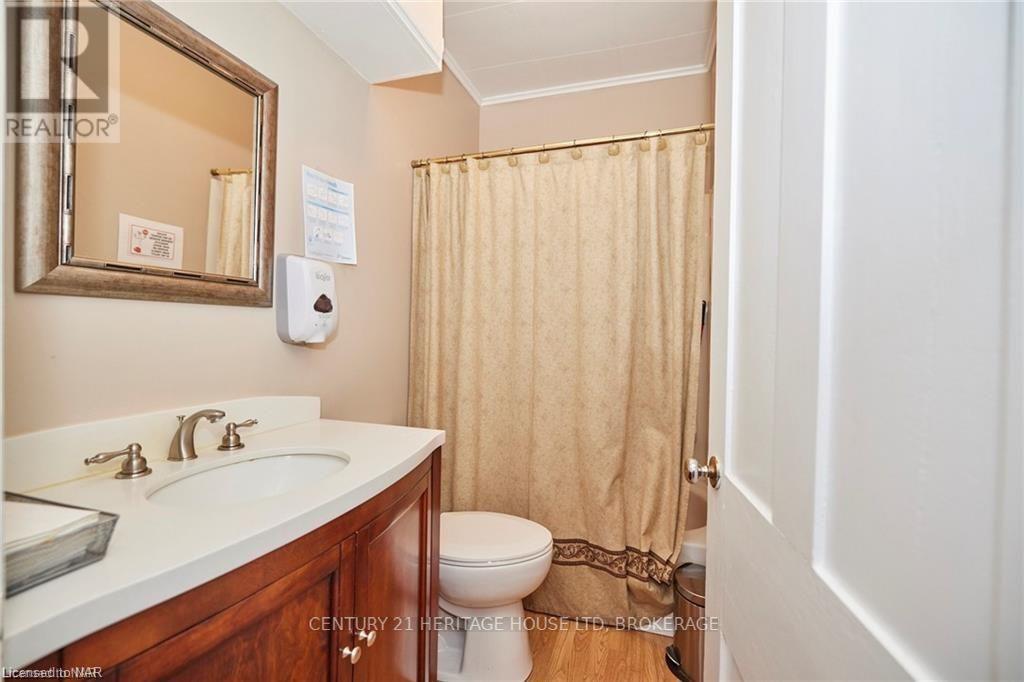 In 2nd Floor - 355 Ridge Road N Property Photo 20