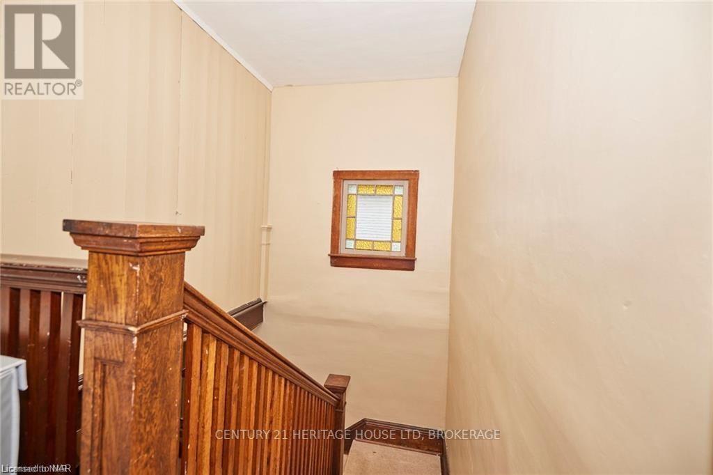 In 2nd Floor - 355 Ridge Road N Property Photo 23