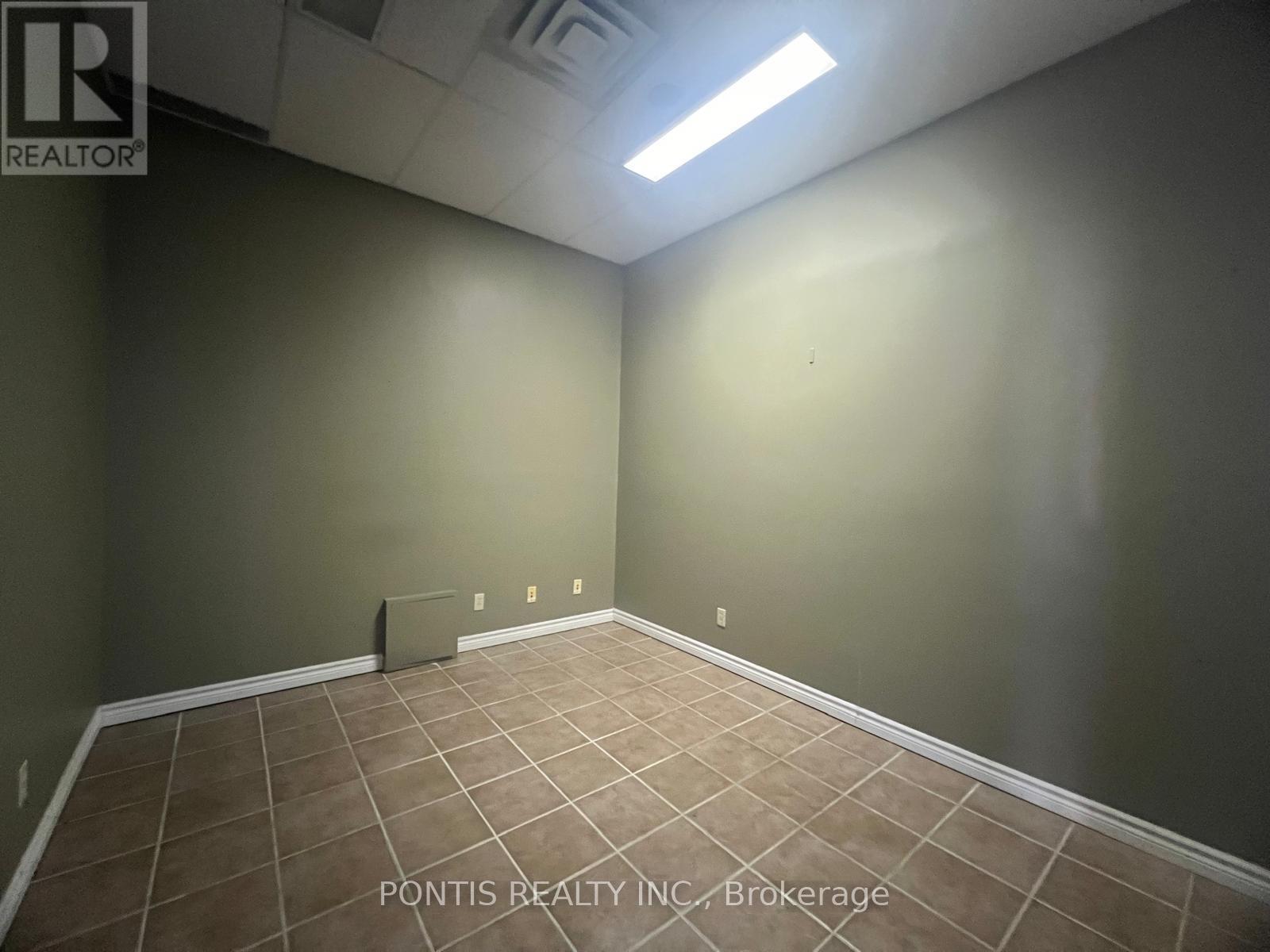D - 4255 Tecumseh Road E Property Photo 8