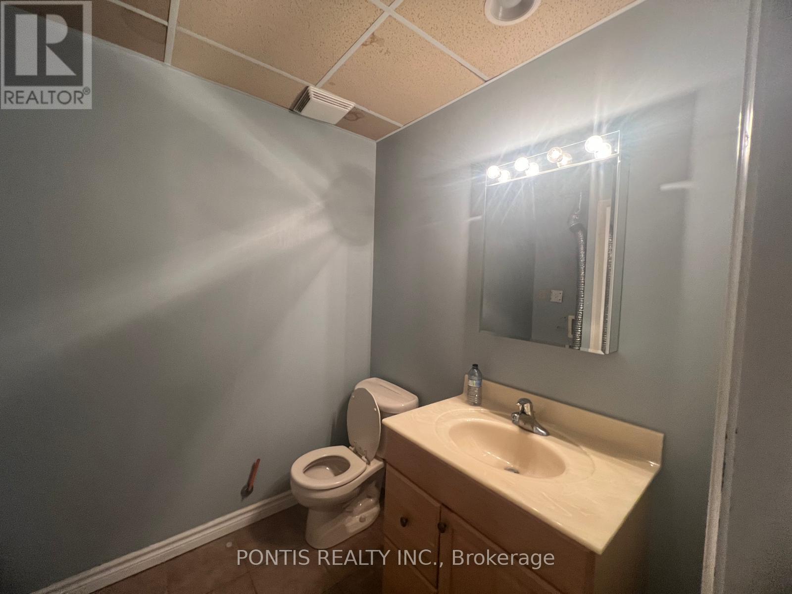 D - 4255 Tecumseh Road E Property Photo 9