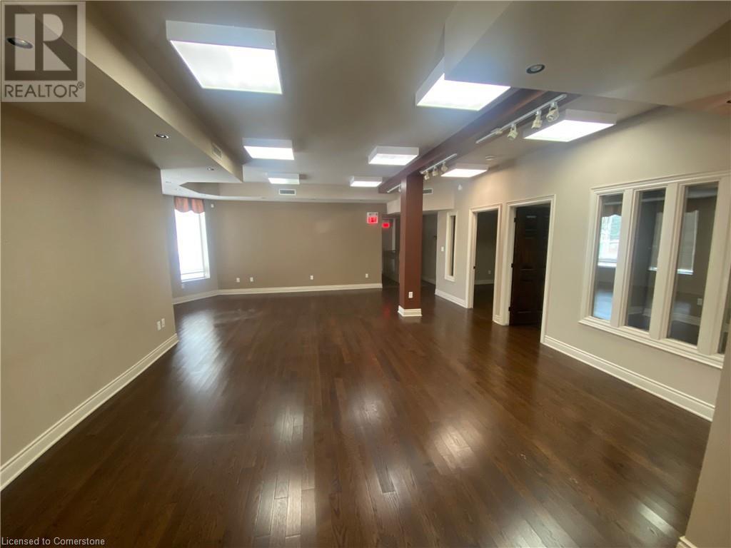 583 Main Street E Property Photo 4