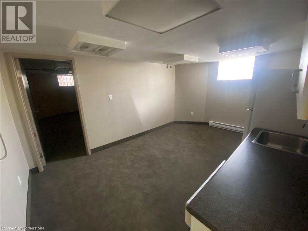 583 Main Street E Property Photo 8