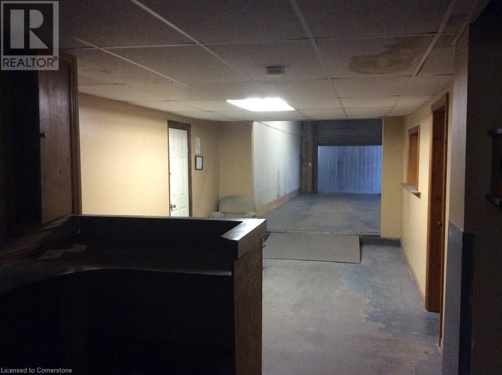 408 Catherine Street Property Photo 5