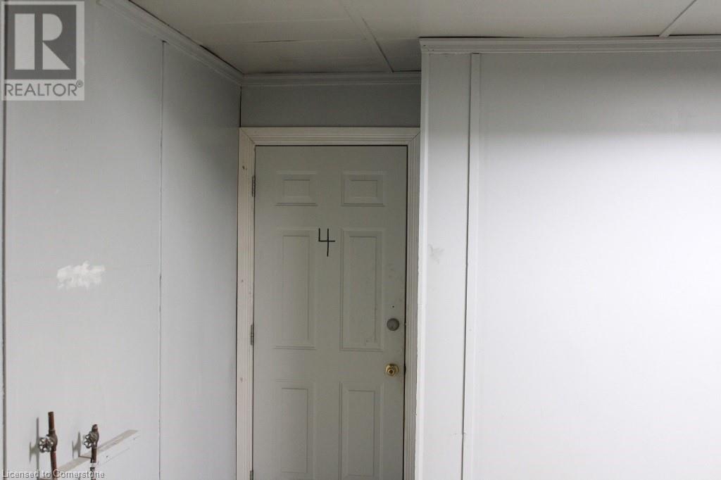 408 Catherine Street Property Photo 12