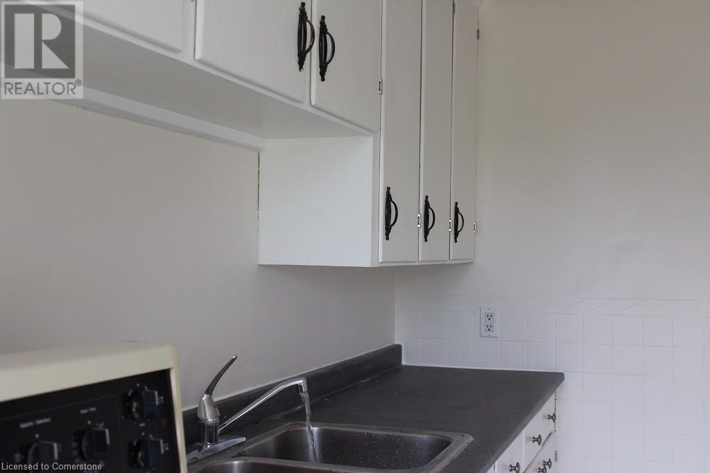 408 Catherine Street Property Photo 16