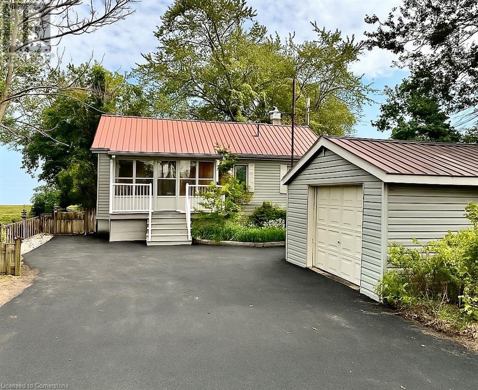 2592 LAKESHORE Road
