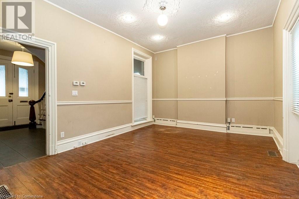 203 Macnab Street S Property Photo 14